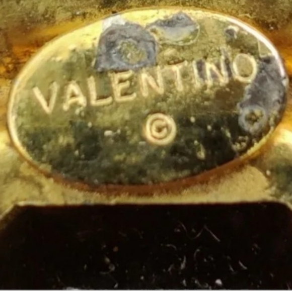 VALENTINO Gold Tone Multi Stone Signed Brooch - Picture 5 of 5